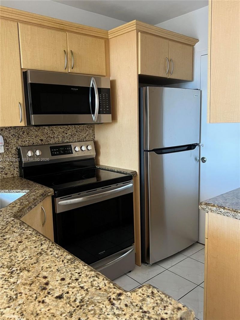 2899 Collins Ave, Unit 1502, Miami Beach, FL 33140 Photo