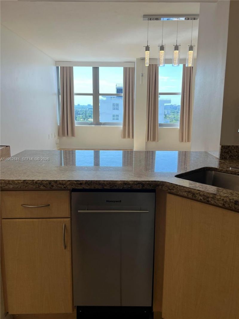 2899 Collins Ave, Unit 1502, Miami Beach, FL 33140 Photo