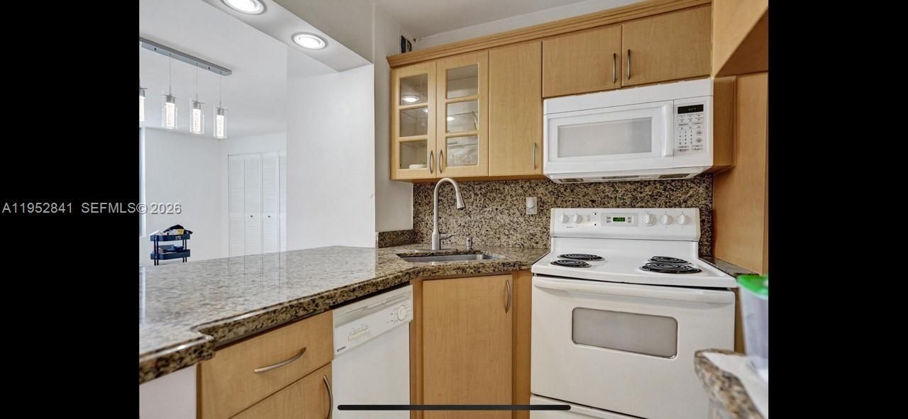 2899 Collins Ave, Unit 1502, Miami Beach, FL 33140 Photo