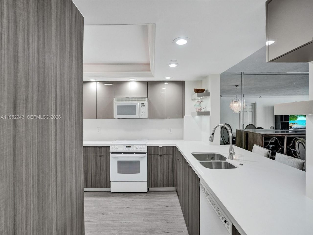 1167 Hillsboro Mile , Unit 607, Hillsboro Beach, FL 33062 Photo