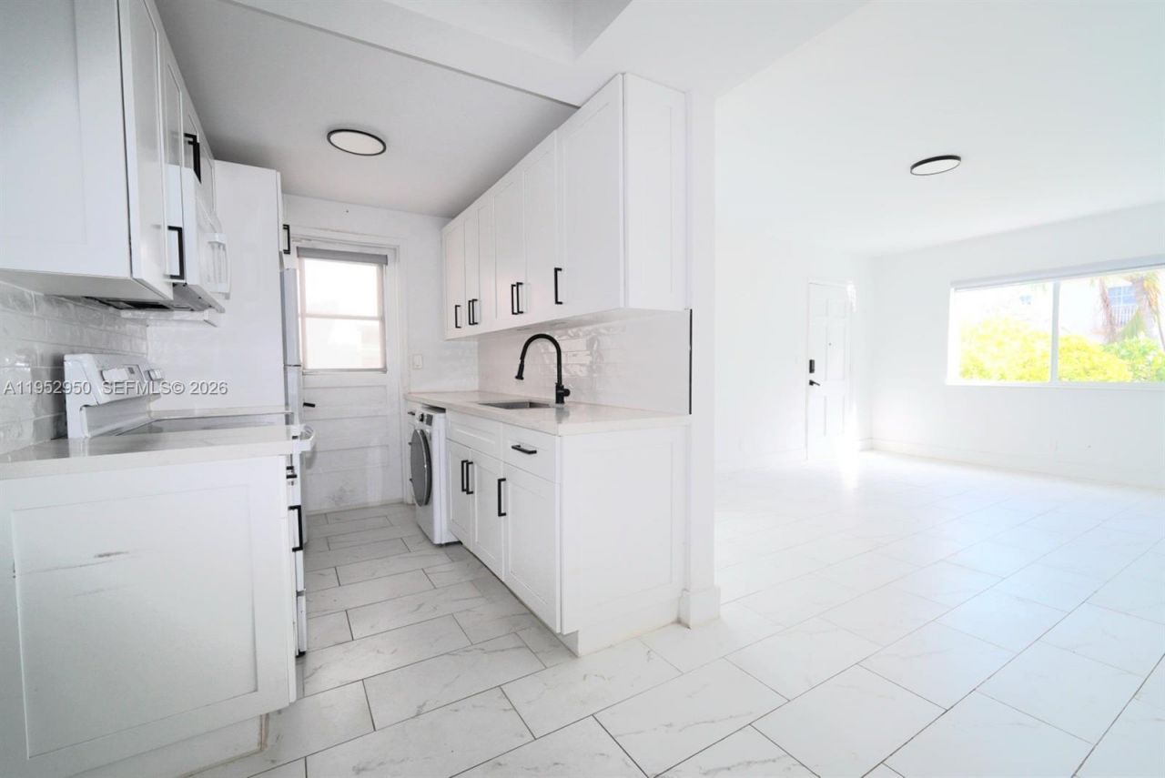 813 W 39th St, Unit 1, Miami Beach, FL 33140 Photo