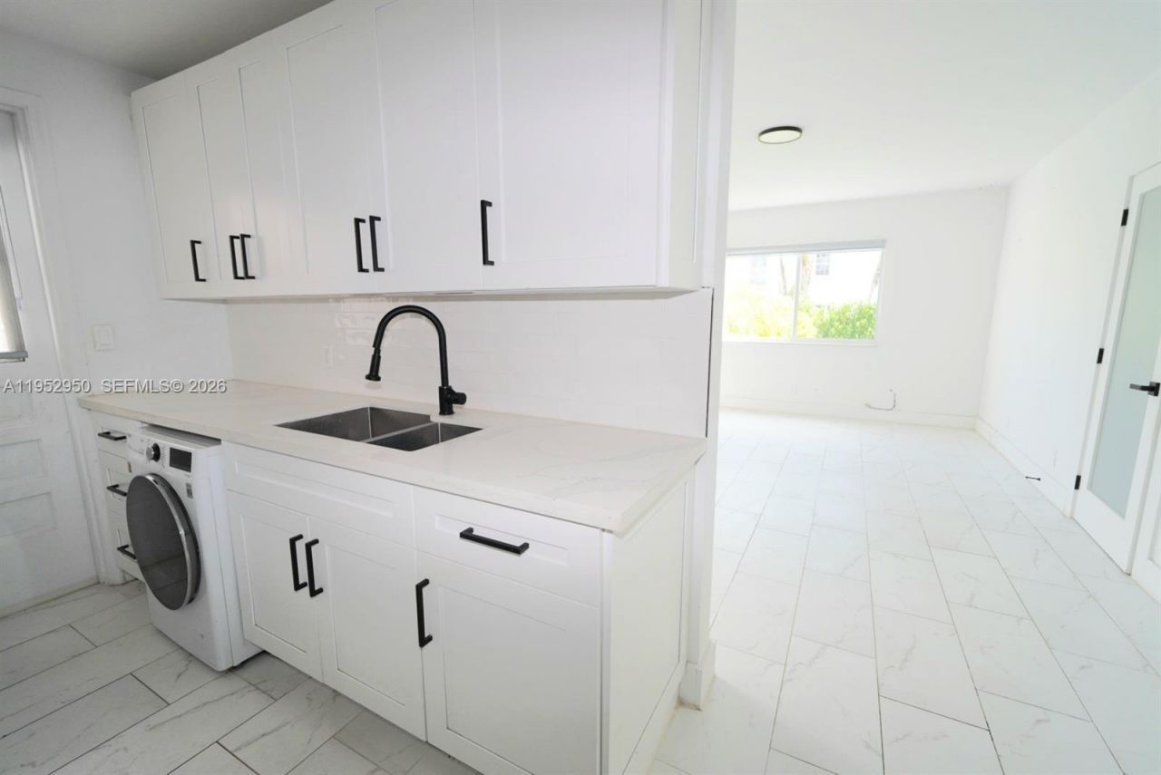 813 W 39th St, Unit 1, Miami Beach, FL 33140 Photo