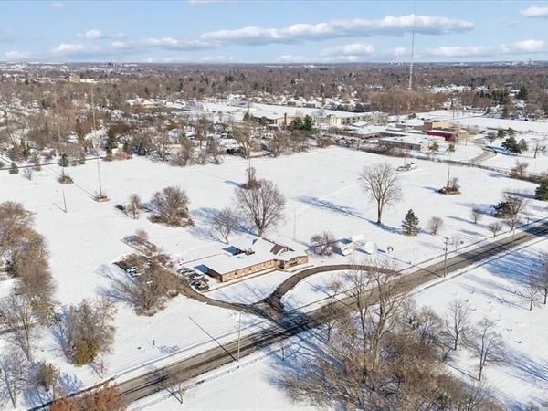600 W Cavanaugh Road, Lansing, MI 48910