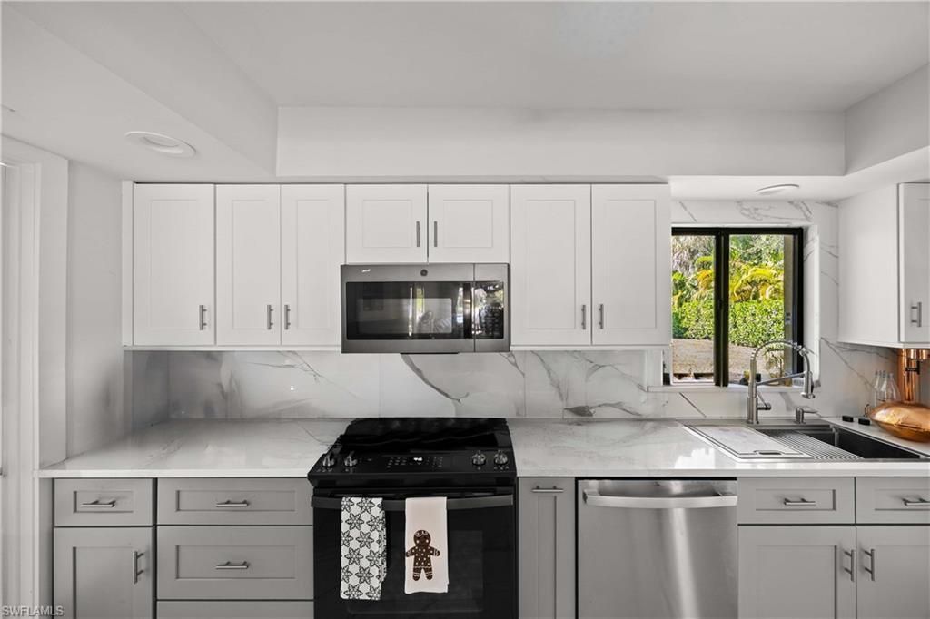 1890 Oakes Blvd, Unit A, Naples, FL 34119 Photo