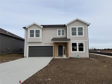 1504 SW Arborpark Terrace, Lee's Summit, MO 64082