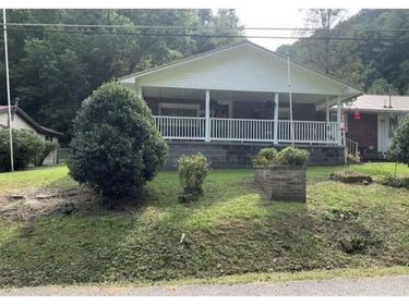 243 Nosben Fork, Belfry, KY 41514