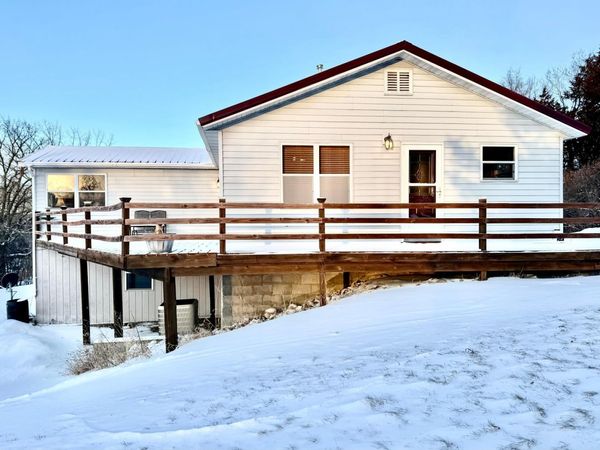 10955 199th Avenue NE, New London, MN 56273