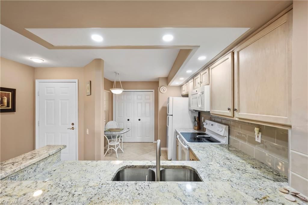 28064 Cavendish Ct , Unit 2404, Bonita Springs, FL 34135 Photo