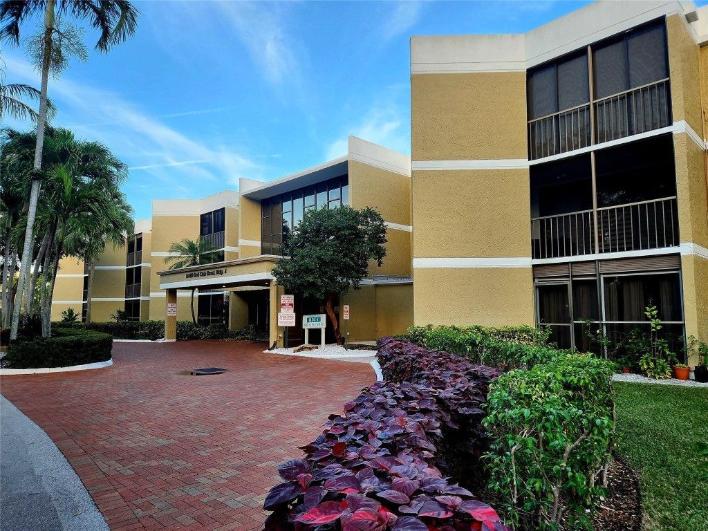 16100 Golf Club Road, Unit 301, Weston, FL 33326 Photo