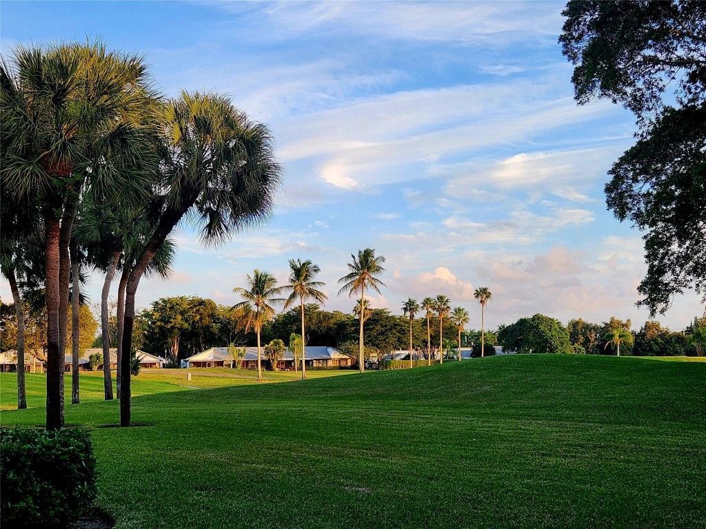 16100 Golf Club Road, Unit 301, Weston, FL 33326 Photo