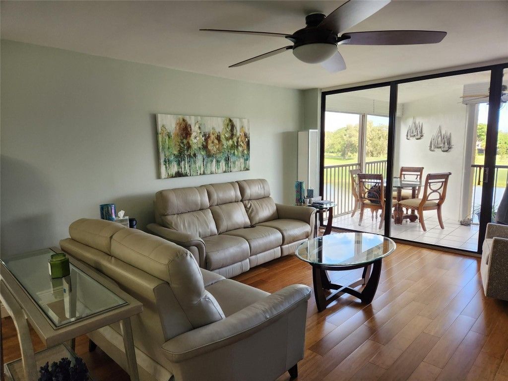 16100 Golf Club Road, Unit 301, Weston, FL 33326 Photo