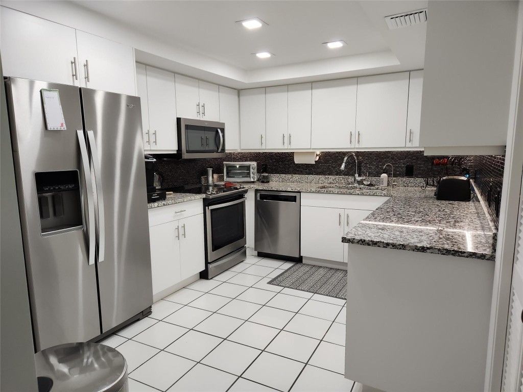16100 Golf Club Road, Unit 301, Weston, FL 33326 Photo