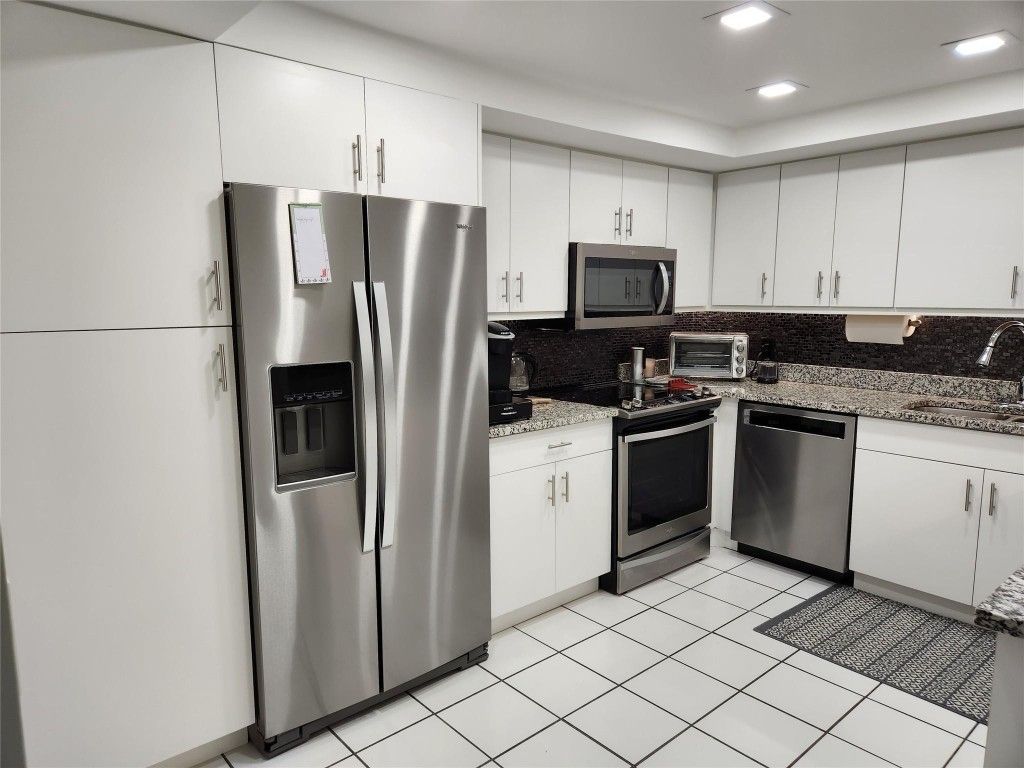 16100 Golf Club Road, Unit 301, Weston, FL 33326 Photo