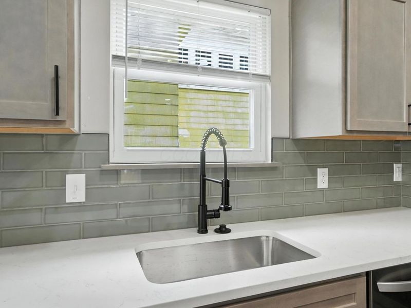 883 E Whittier Street, Columbus, OH 43206 Photo 19