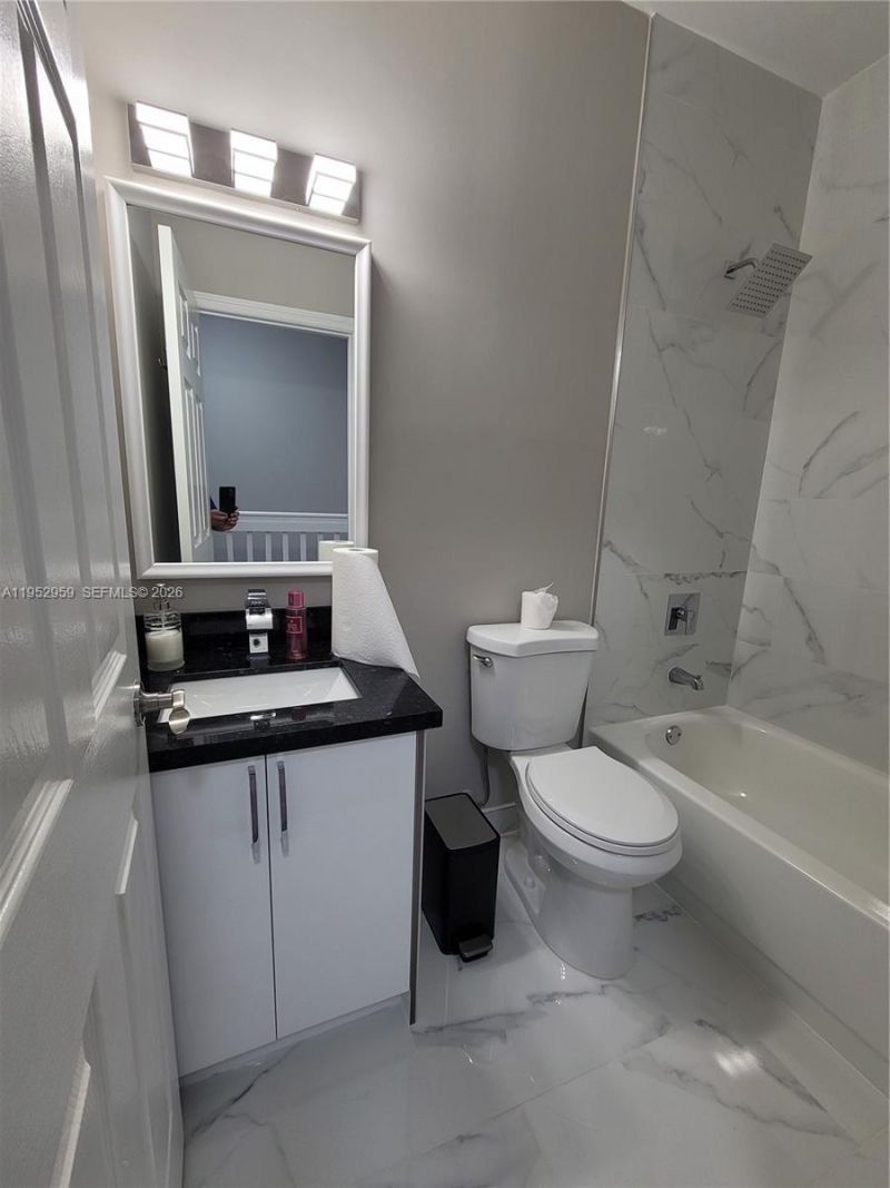 853 SW 2nd St, Unit 207, Miami, FL 33130 Photo
