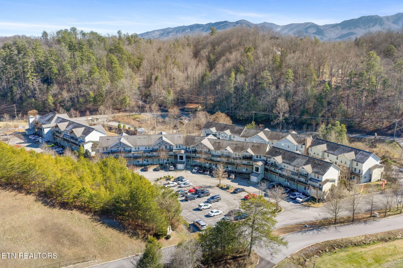 849 Glades Road, Gatlinburg, TN 37738 Main Photo
