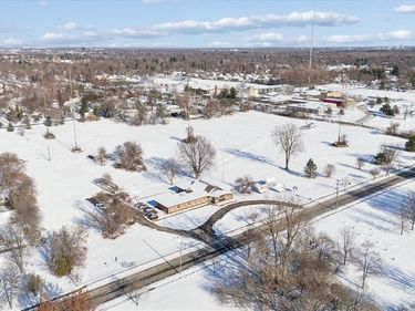 600 W CAVANAUGH Road , Lansing, MI 48910