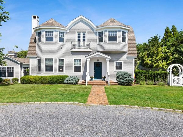 30 Exchange Place, Westhampton Beach, NY 11978