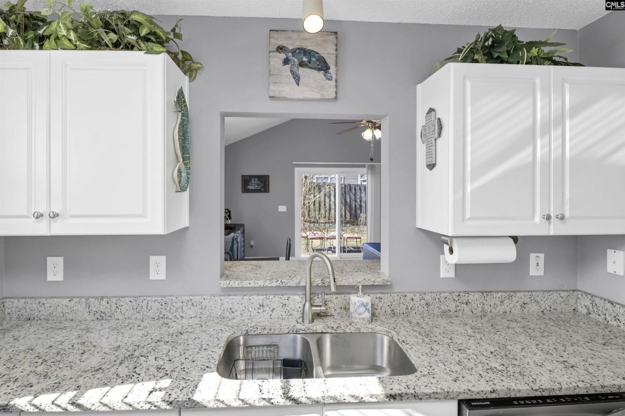 14 Woodhouse Photo 10