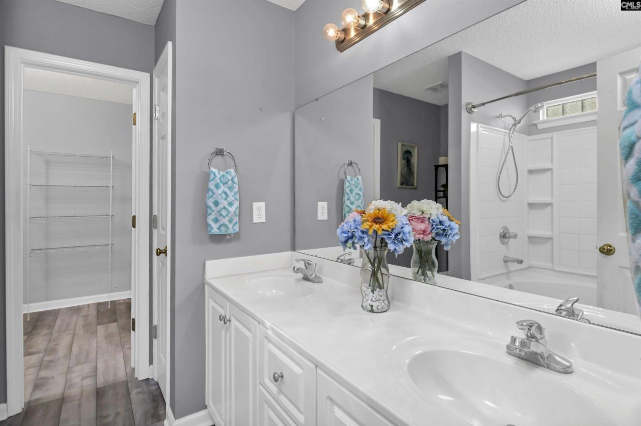 14 Woodhouse Photo 20