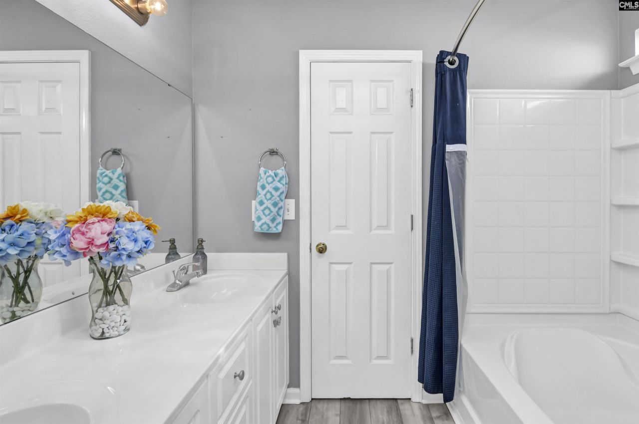 14 Woodhouse Photo 22