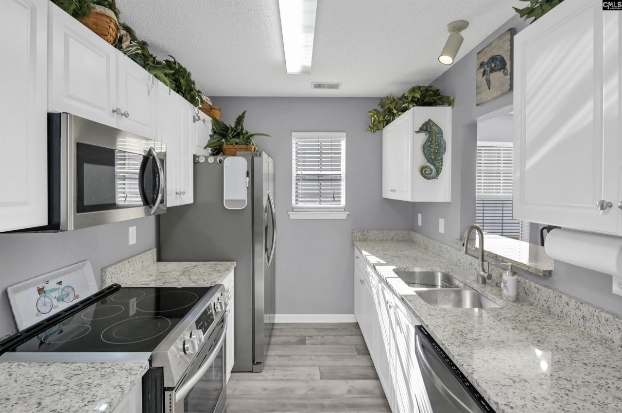 14 Woodhouse Photo 9