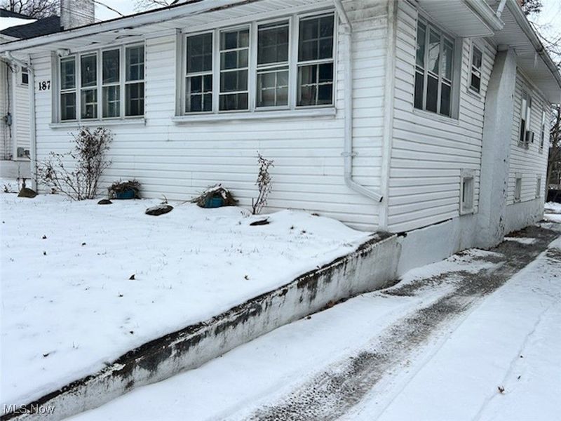 187 Highpoint Avenue, Akron, OH 44312 Photo 3