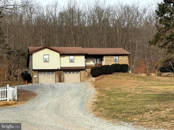 55 FAIRFAX CORNER ROAD, CABINS, WV 26855