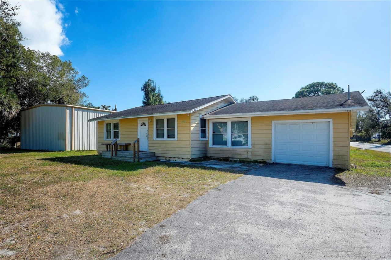 2118 53rd Avenue W, Bradenton, FL 34207 Main Photo