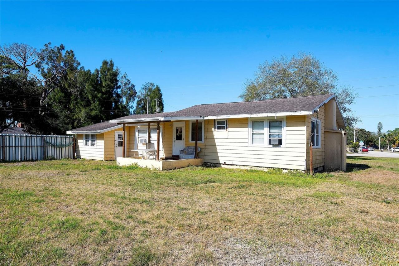 2118 53rd Avenue W, Bradenton, FL 34207 Photo