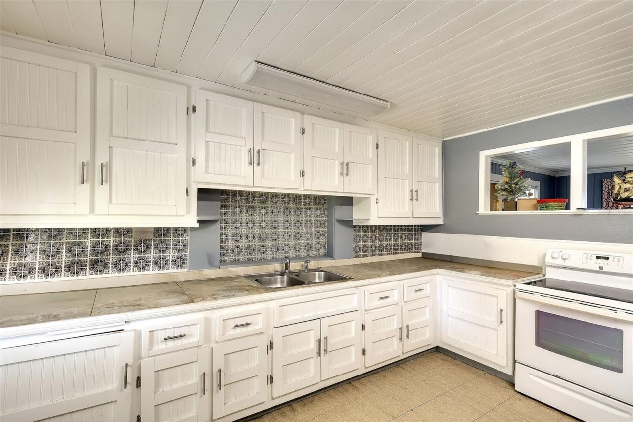 2118 53rd Avenue W, Bradenton, FL 34207 Photo