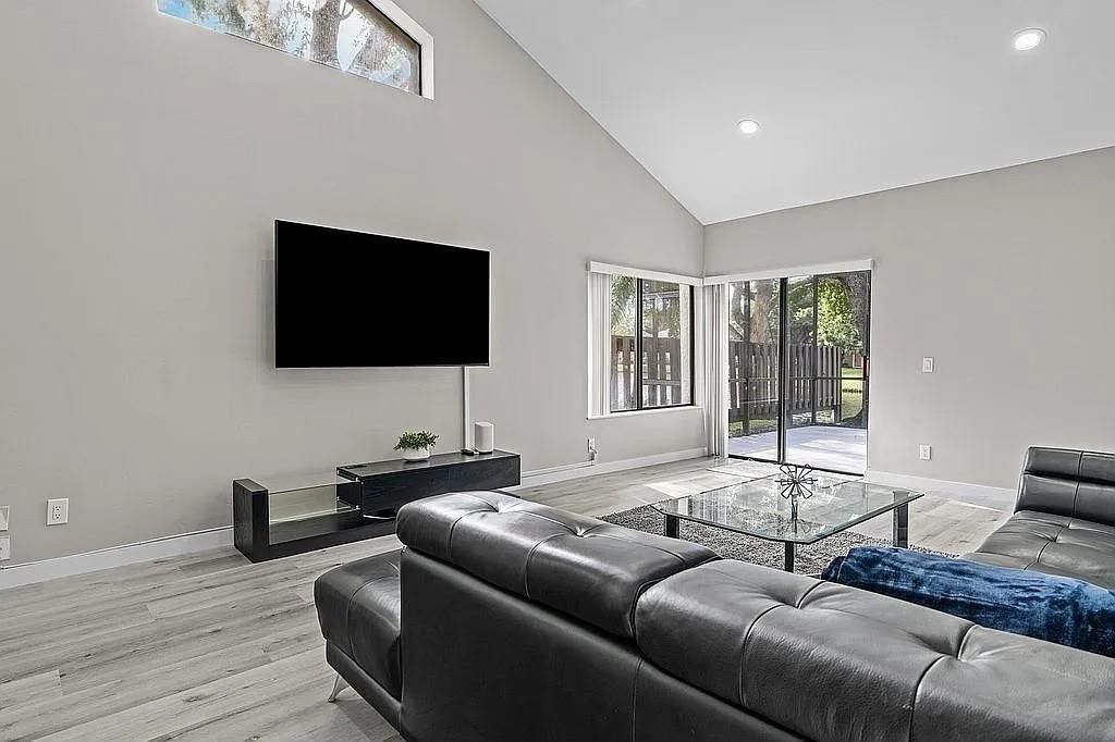 9370 SW 1st Street, Unit 106, Plantation, FL 33324 Photo