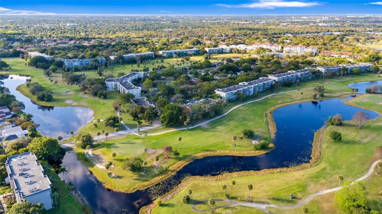 821 Cypress Boulevard, Unit 304, Pompano Beach, FL 33069 Photo