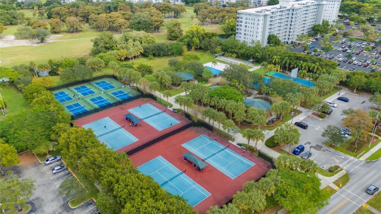 821 Cypress Boulevard, Unit 304, Pompano Beach, FL 33069 Photo