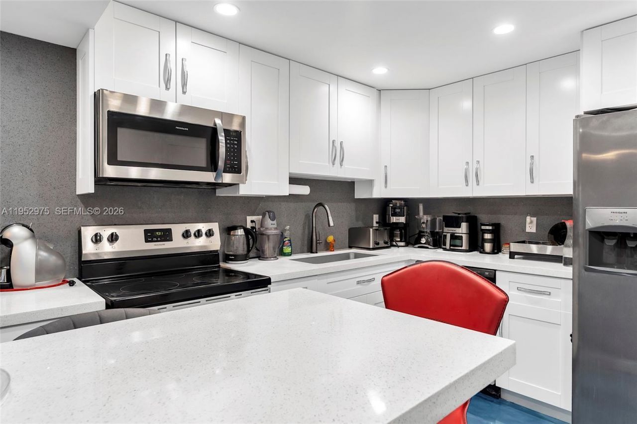 1833 S Ocean Dr , Unit 1709, Hallandale Beach, FL 33009 Photo