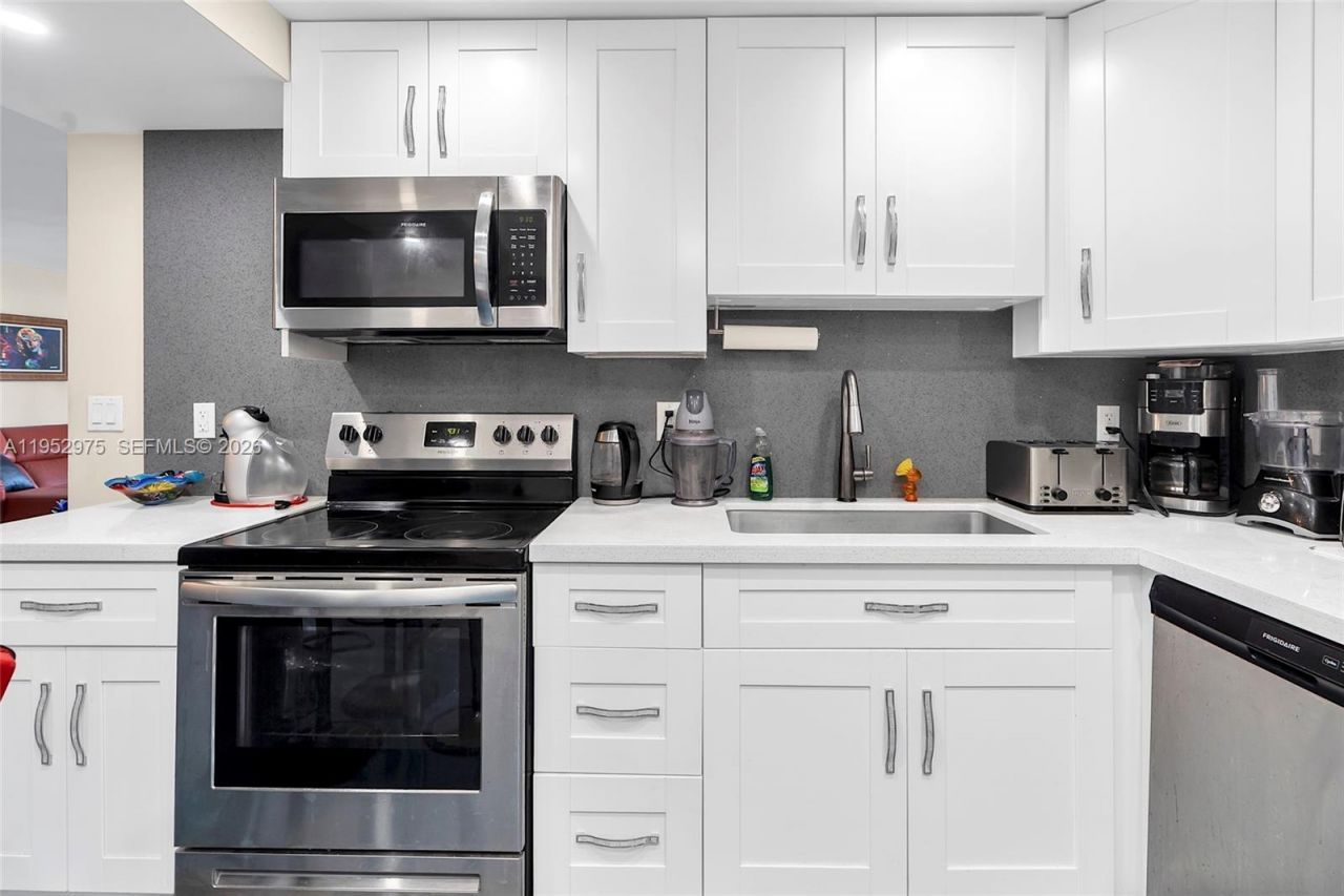 1833 S Ocean Dr , Unit 1709, Hallandale Beach, FL 33009 Photo