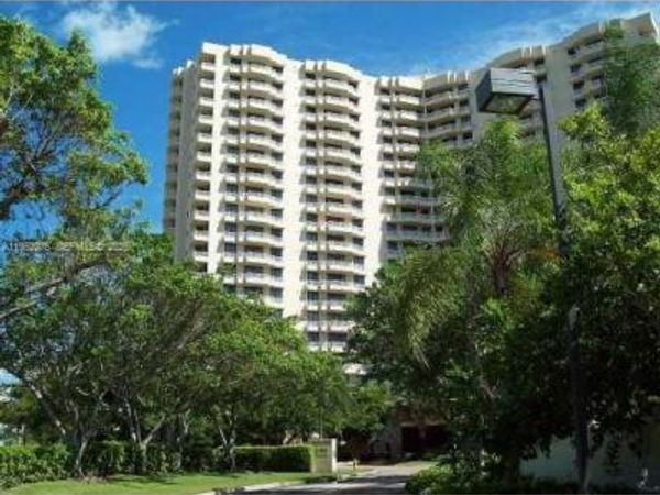 3300 NE 192nd St , Unit 914, Aventura, FL 33180