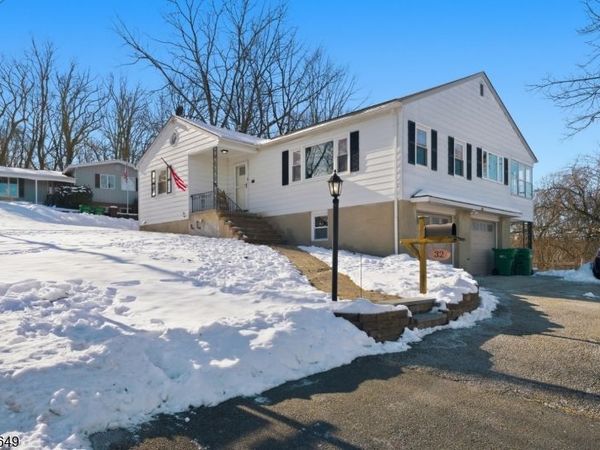 32 Willow St, Sussex, NJ 07461