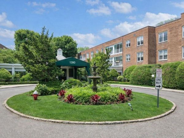 1390 Broadway , Unit 228, Hewlett, NY 11557