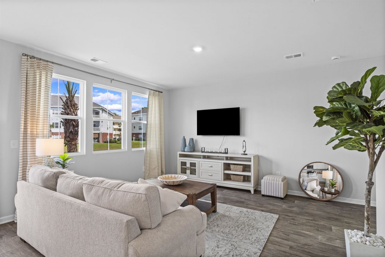 134 Cypress Hollow Dr. Photo 9