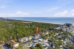 370 Lands End Blvd.  photo 4