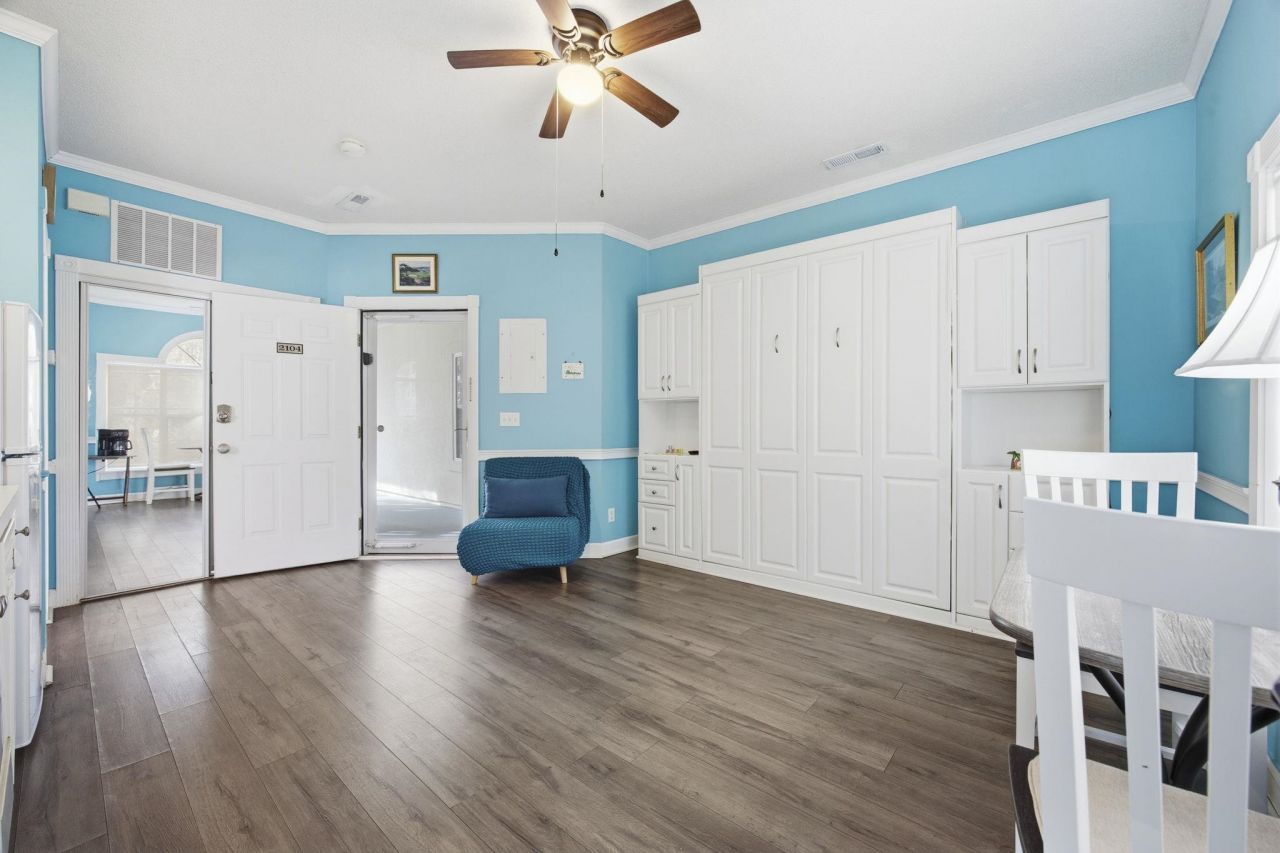 370 Lands End Blvd.  Photo 7