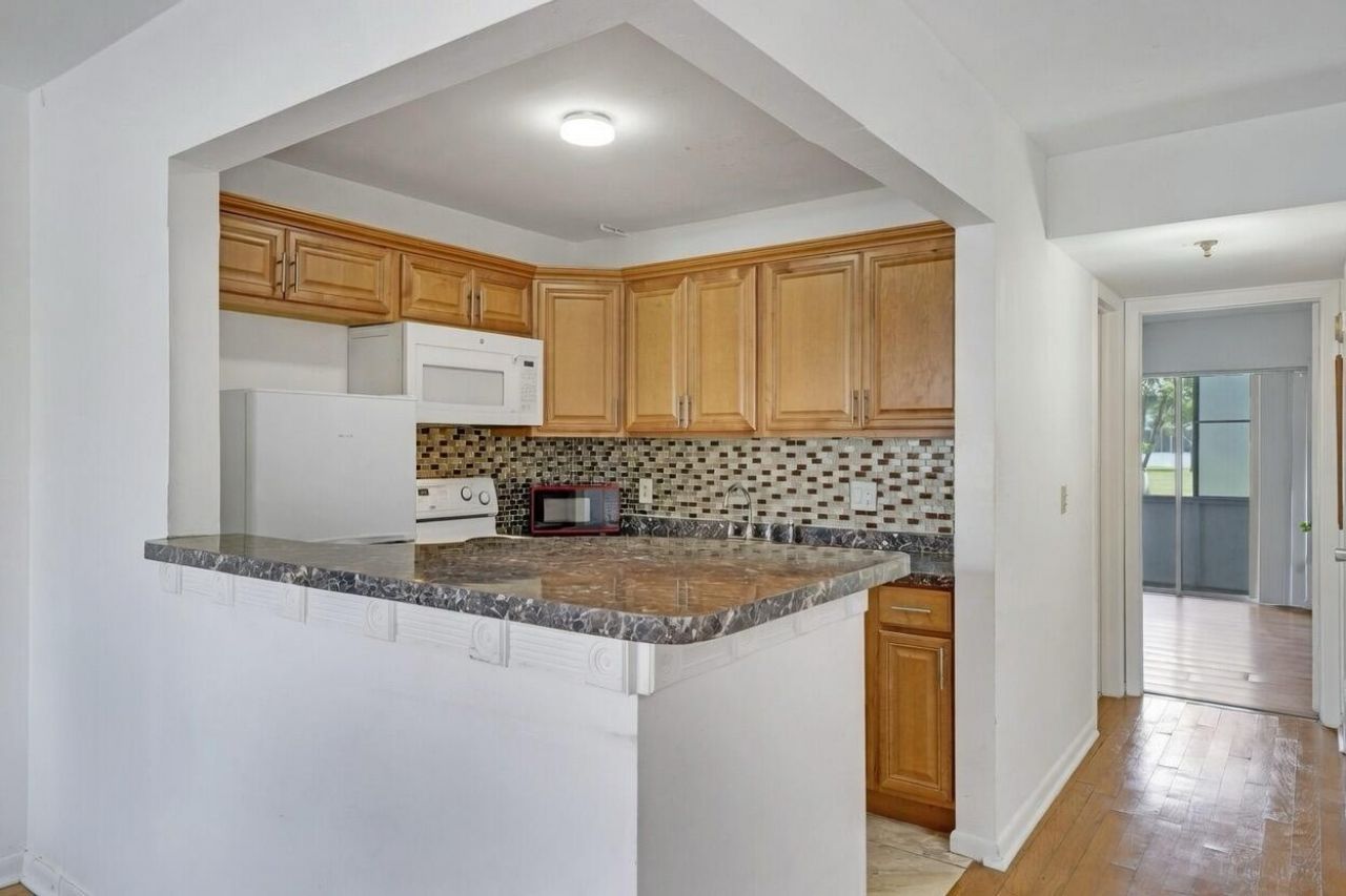 120 Windsor, Unit F, West Palm Beach, FL 33417 Photo