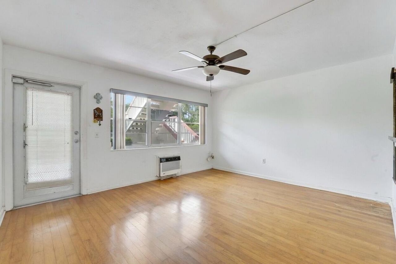 120 Windsor, Unit F, West Palm Beach, FL 33417 Photo