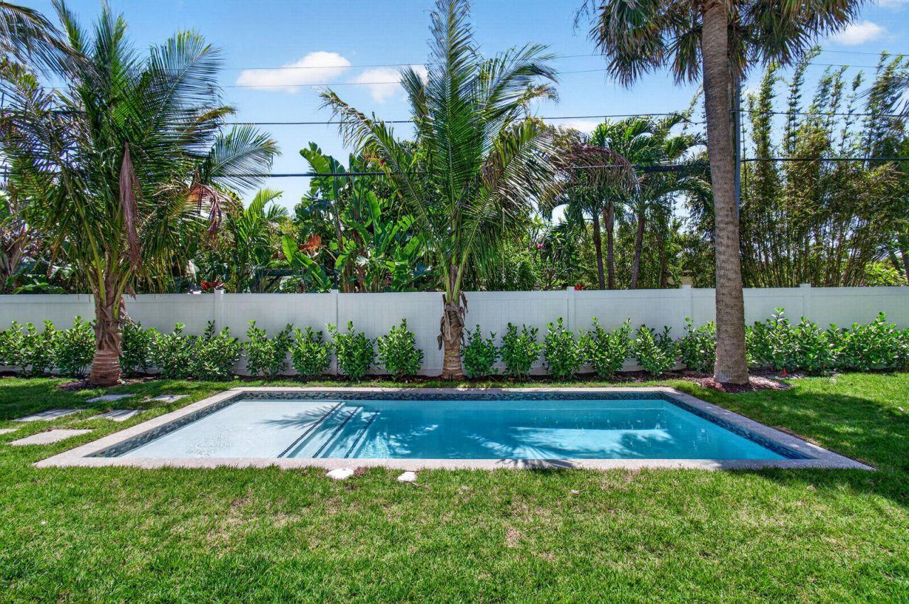 354 Leigh Road, West Palm Beach, FL 33405 Photo