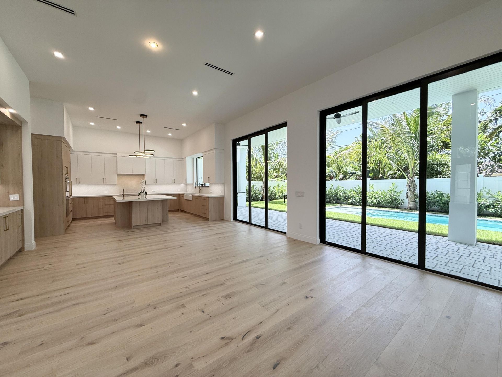 354 Leigh Road, West Palm Beach, FL 33405 Photo