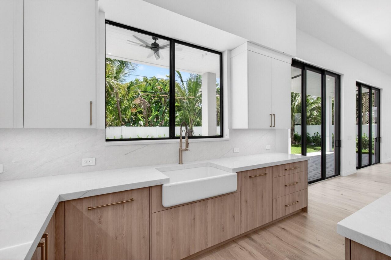 354 Leigh Road, West Palm Beach, FL 33405 Photo