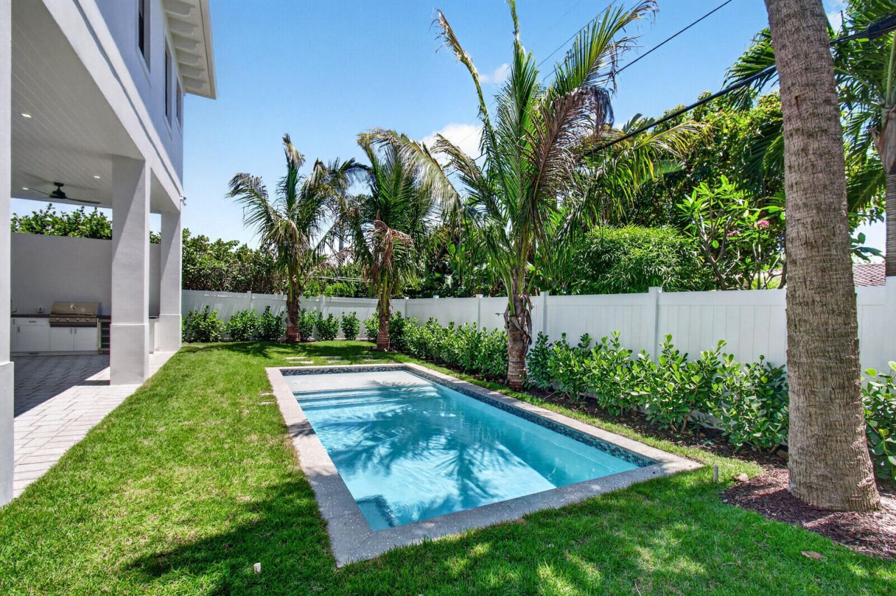 354 Leigh Road, West Palm Beach, FL 33405 Photo