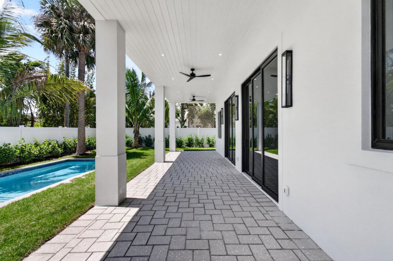 354 Leigh Road, West Palm Beach, FL 33405 Photo