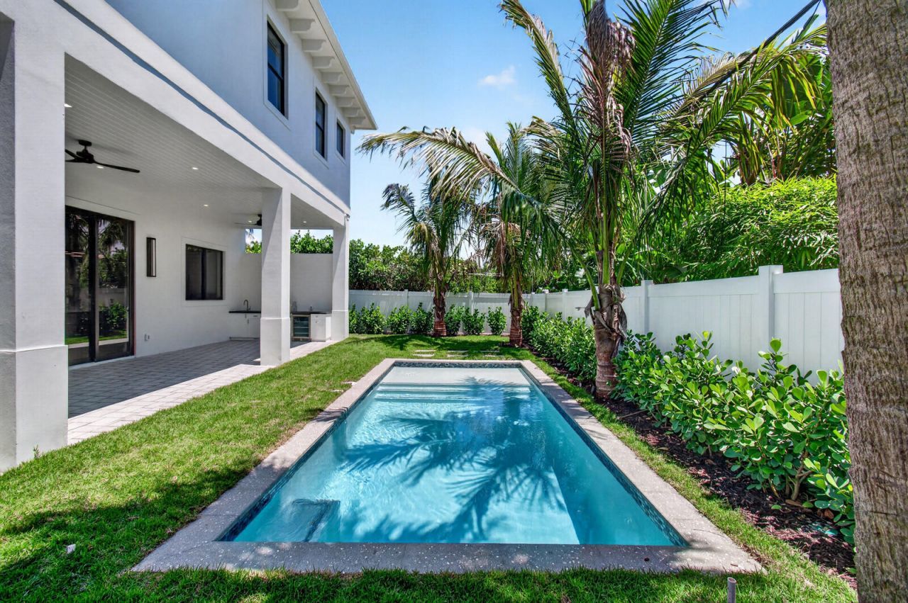 354 Leigh Road, West Palm Beach, FL 33405 Photo